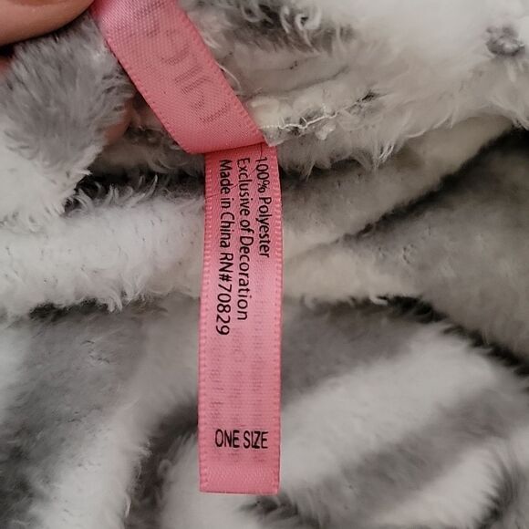 Tarea by Rue21 zebra plush robe One Size - Picture 9 of 11